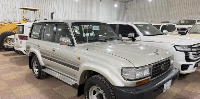 تويوتا · لاندكروزر 1997 للبيع في أبها — ممشى 105,000 كم