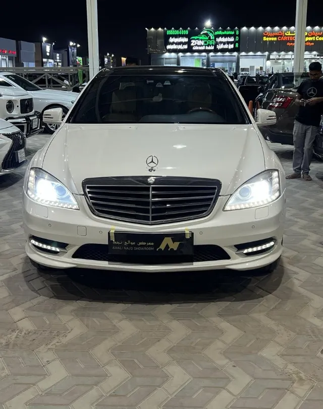 مرسيدس بنز اس كلاس 2010 للبيع في الرياض — ممشى 220,000 كم