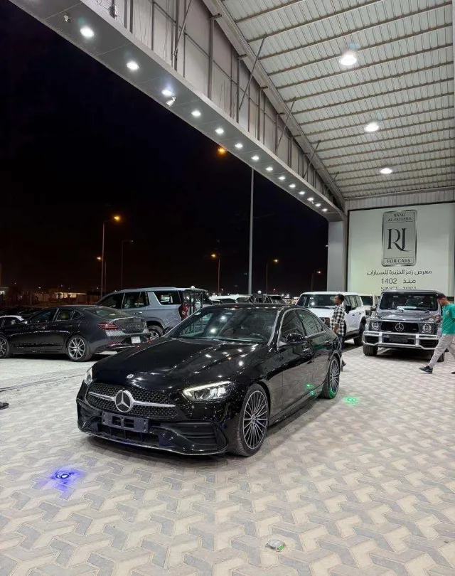 مرسيدس بنز سي كلاس 2023 للبيع في الرياض — ممشى 117,000 كم