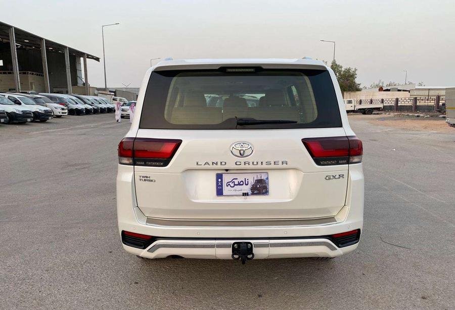 لاندكروزر GXR 2023 سعودي L3
