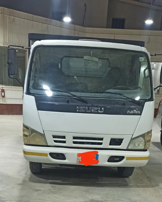 ايسوزو ان بي ار 2008 للبيع في حفر الباطن — ممشى 258,000 كم