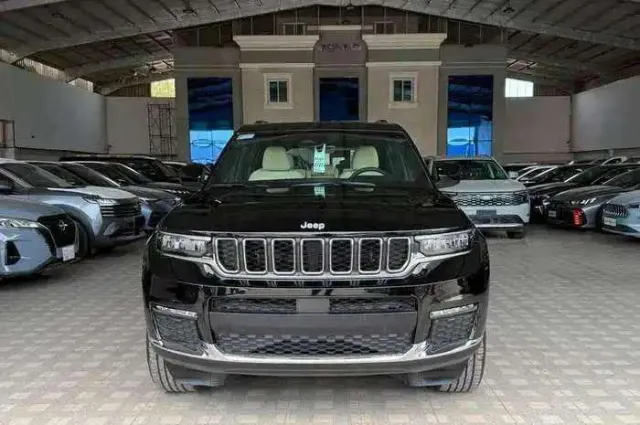 جيب · شيروكي 2025 للبيع في جدة — ممشى 60,000 كم