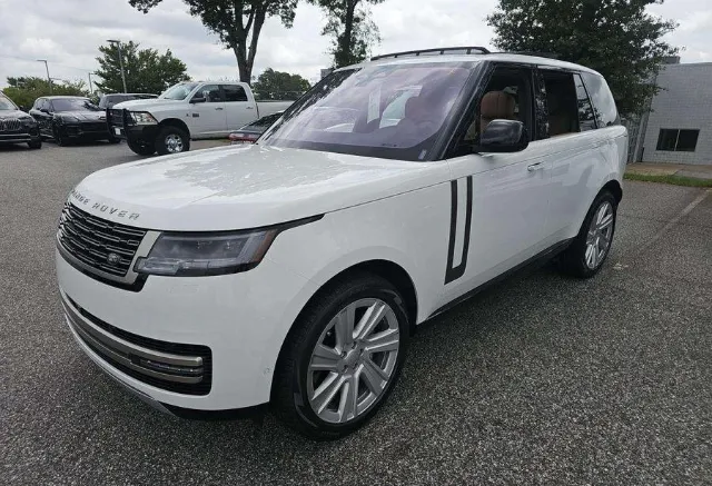 رينج روفر 2023 للبيع في الرياض — ممشى 40,000 ميل