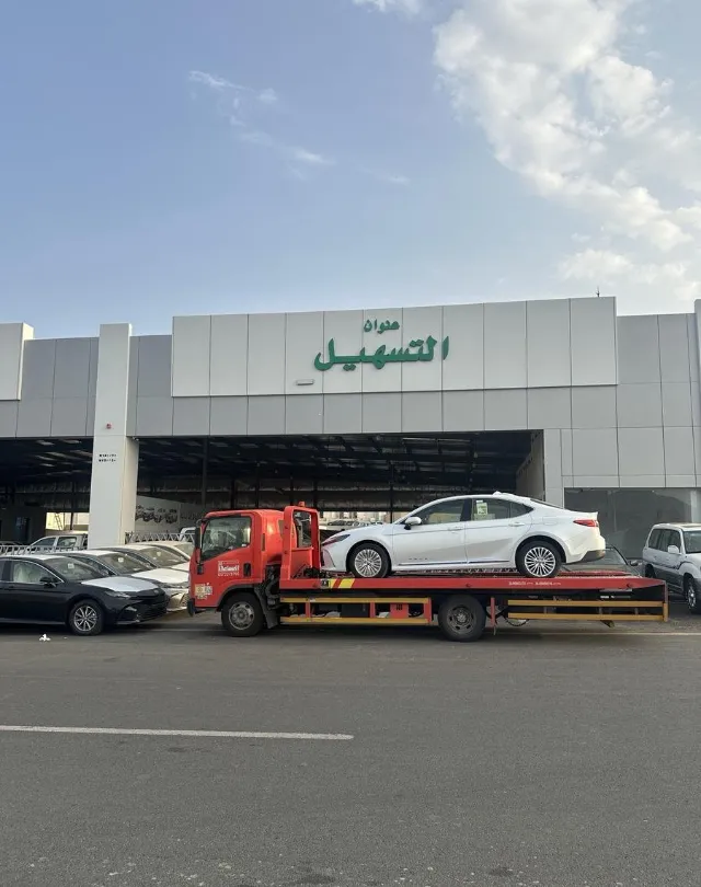 تويوتا · كامري 2025 للبيع في أبها — ممشى 0 كم
