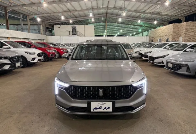بستون بي 70 2024 للبيع في جدة — ممشى 126,000 كم
