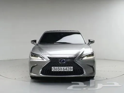 لكزس · اي اس 2021 للبيع في جدة — ممشى 35,950 كم