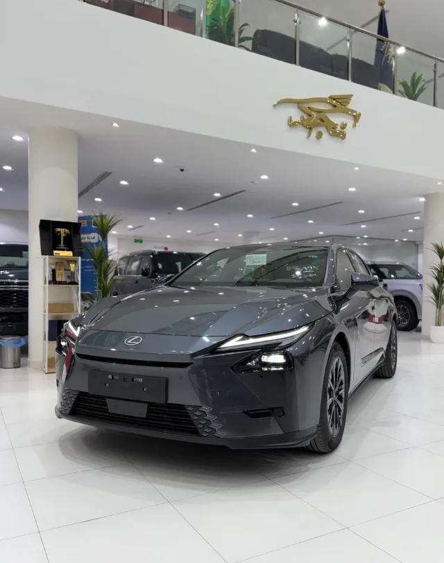 لكزس اي اس 350 2026 للبيع في الرياض