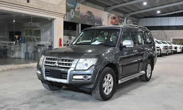 ميتسوبيشي باجيرو 2018 للبيع في الرياض — ممشى 149,000 كم
