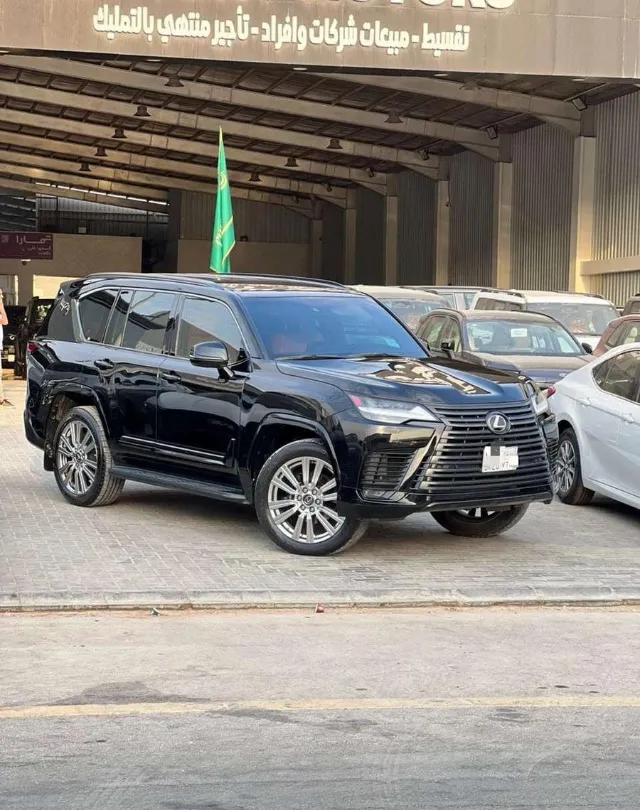 لكزس ال اكس 600 2023 للبيع في الرياض — ممشى 58,000 كم