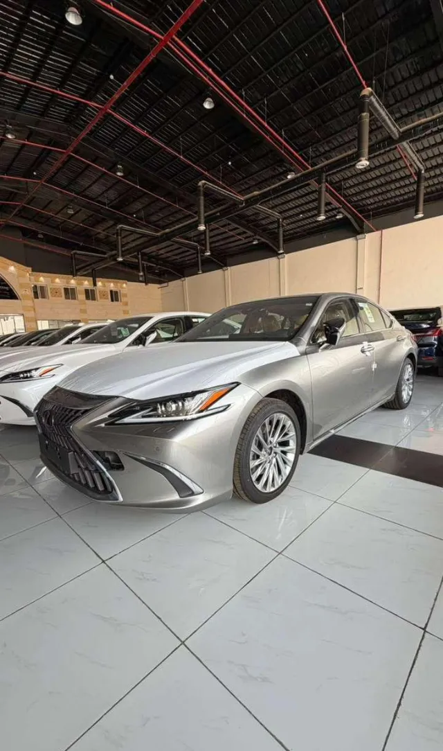 لكزس · اي اس 350 2025 للبيع في الرياض — ممشى 0 كم
