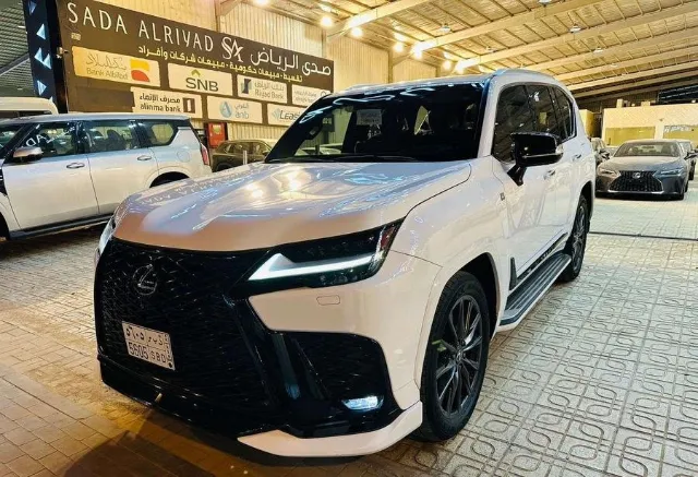 لكزس · ال اكس 600 2025 للبيع في الرياض — ممشى 39,000 كم