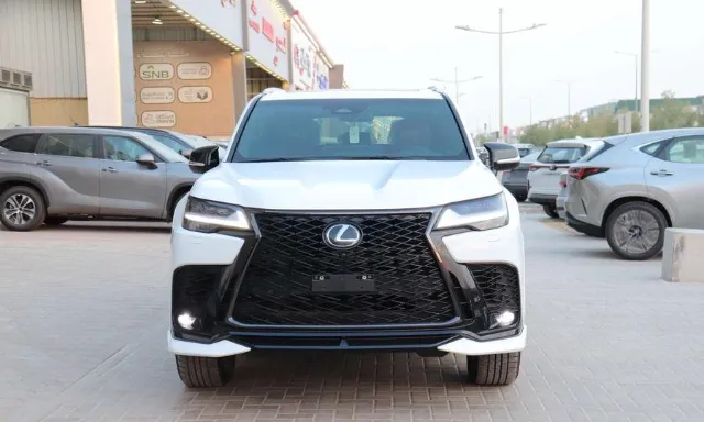 لكزس · ال اكس 600 2025 للبيع في الرياض — ممشى 9,000 كم