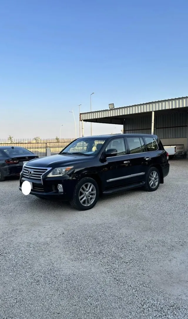 لكزس · ال اكس 570 2013 للبيع في الرياض — ممشى 348,000 كم
