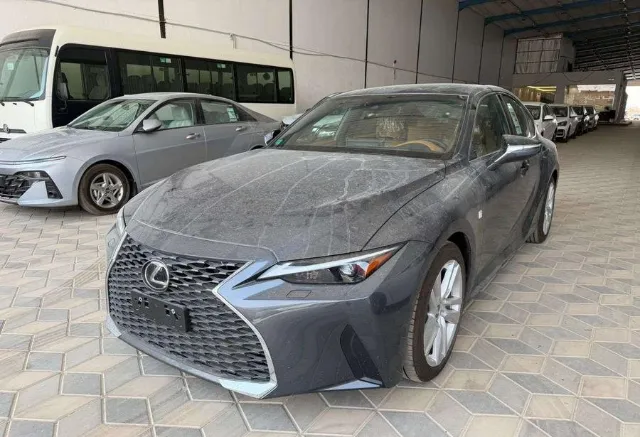لكزس · اي اس آي STANDARD 2025 للبيع في الرياض — ممشى 0 كم
