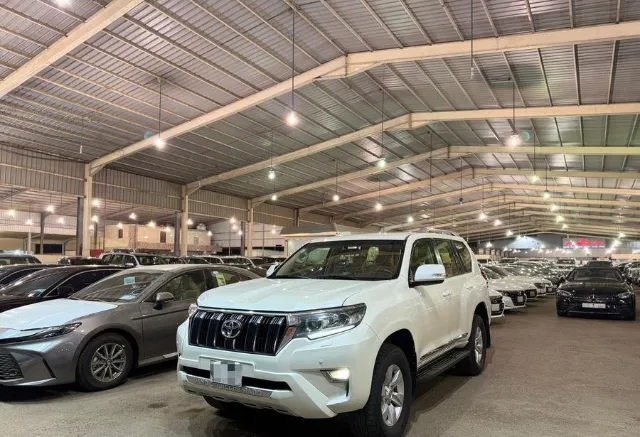 تويوتا · برادو 2019 للبيع في جدة — ممشى 169,000 كم