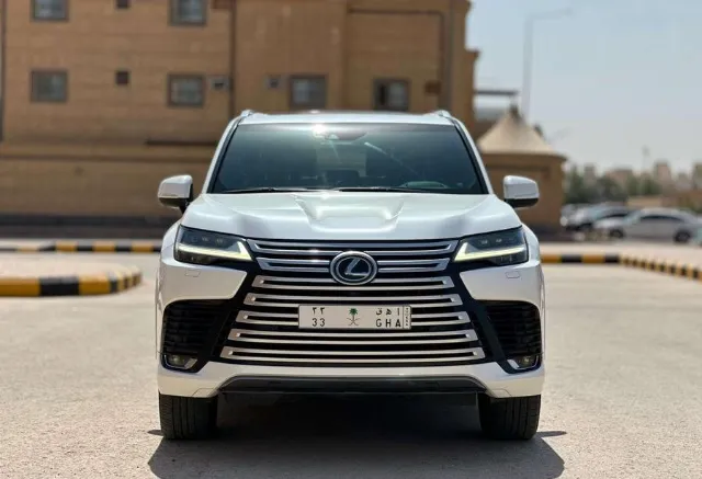 لكزس · ال اكس 600 2023 للبيع في الرياض — ممشى 98,000 كم